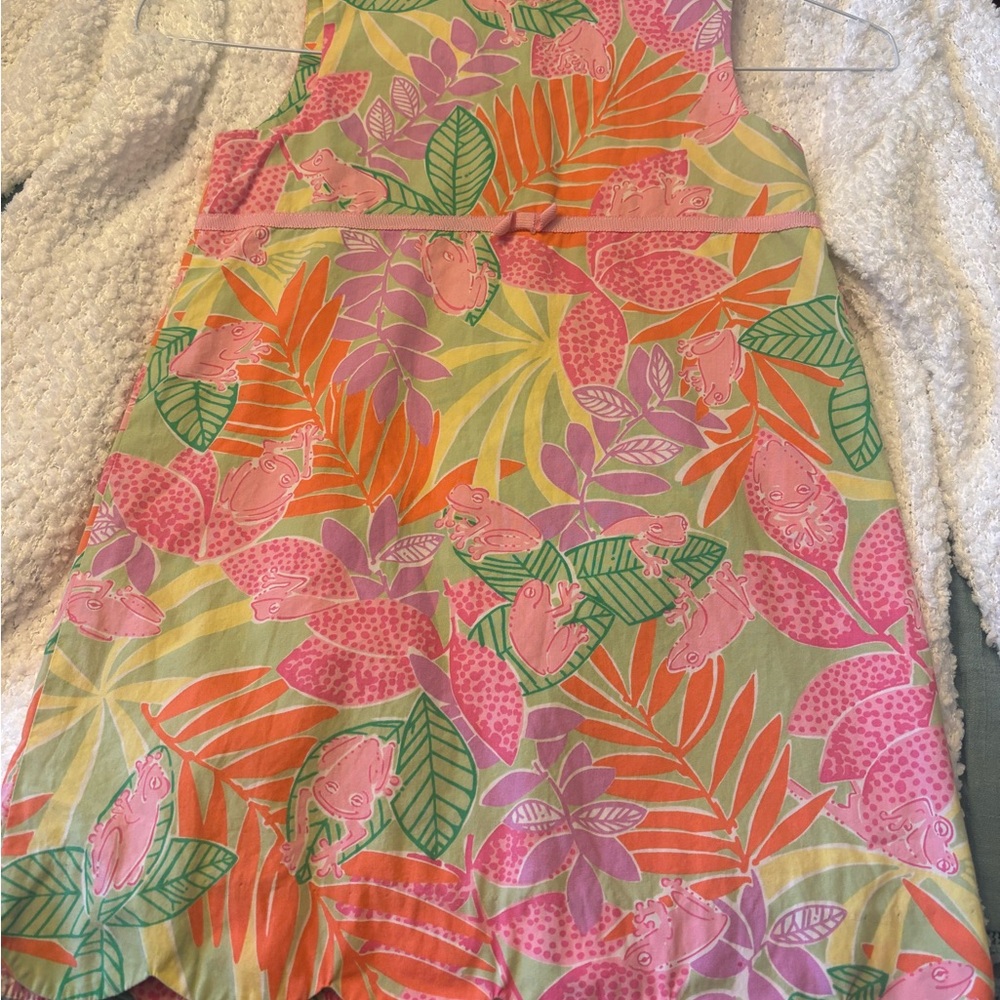 Lilly Pulitzer Tropical Print. Scalloped Hem and Ribbon Trim.